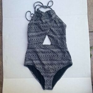 Old Navy One Piece Black White Halter Cutout Geometric Monokini Swimsuit Medium